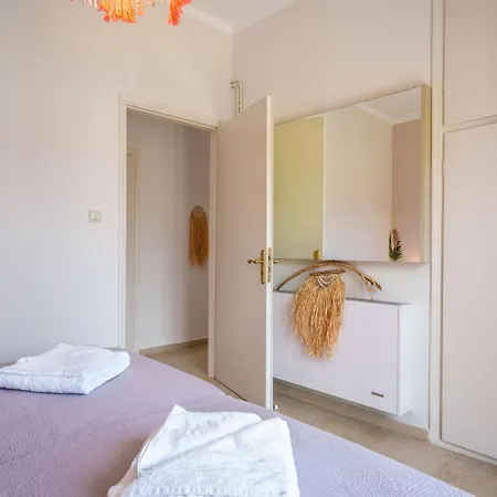 Athena's Paradise Apartment *
