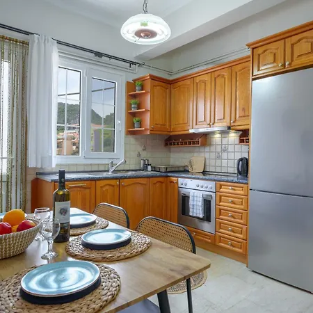 Athena's Paradise Apartmán *